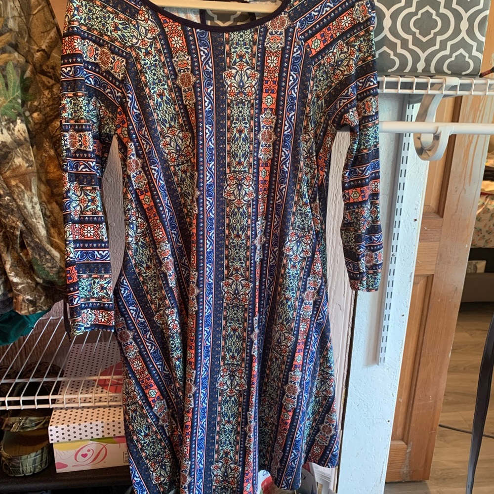 IT HAS POCKETS!!!